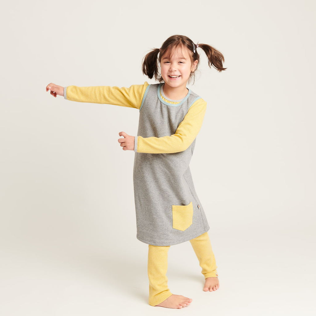 Ärmelloses Bio-Mädchenkleid mit Tasche "Kuschelsweat Grau/Dotties Bamboo" aus 100% Bio-Baumwolle