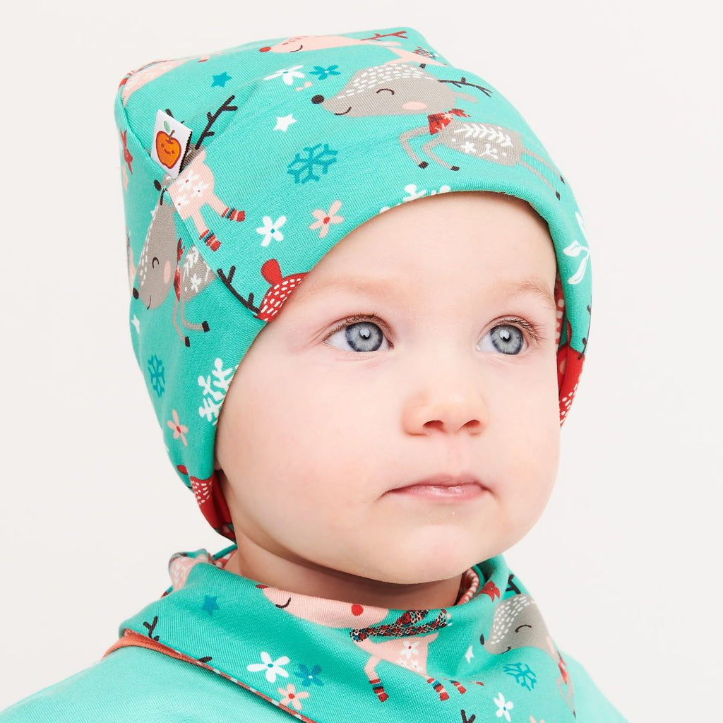 Lined baby hat "Winterreh/Dotted Lines Koralle"